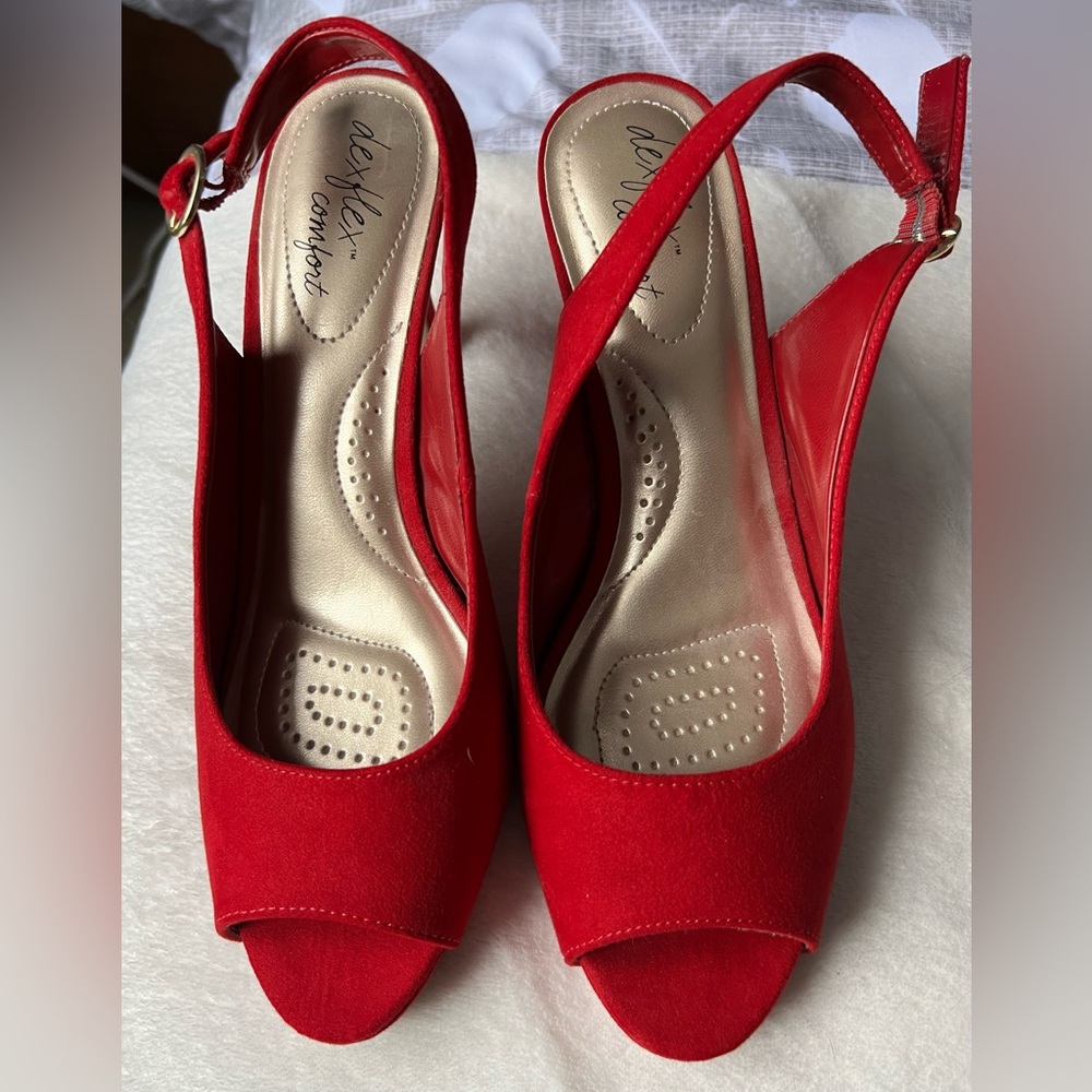 Dexflex comfort shoes from Payless Size 8